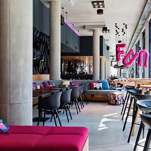 Moxy Vienna Airport Ξενοδοχείο